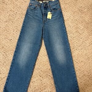 Levi’s ribcage straight ankle jeans